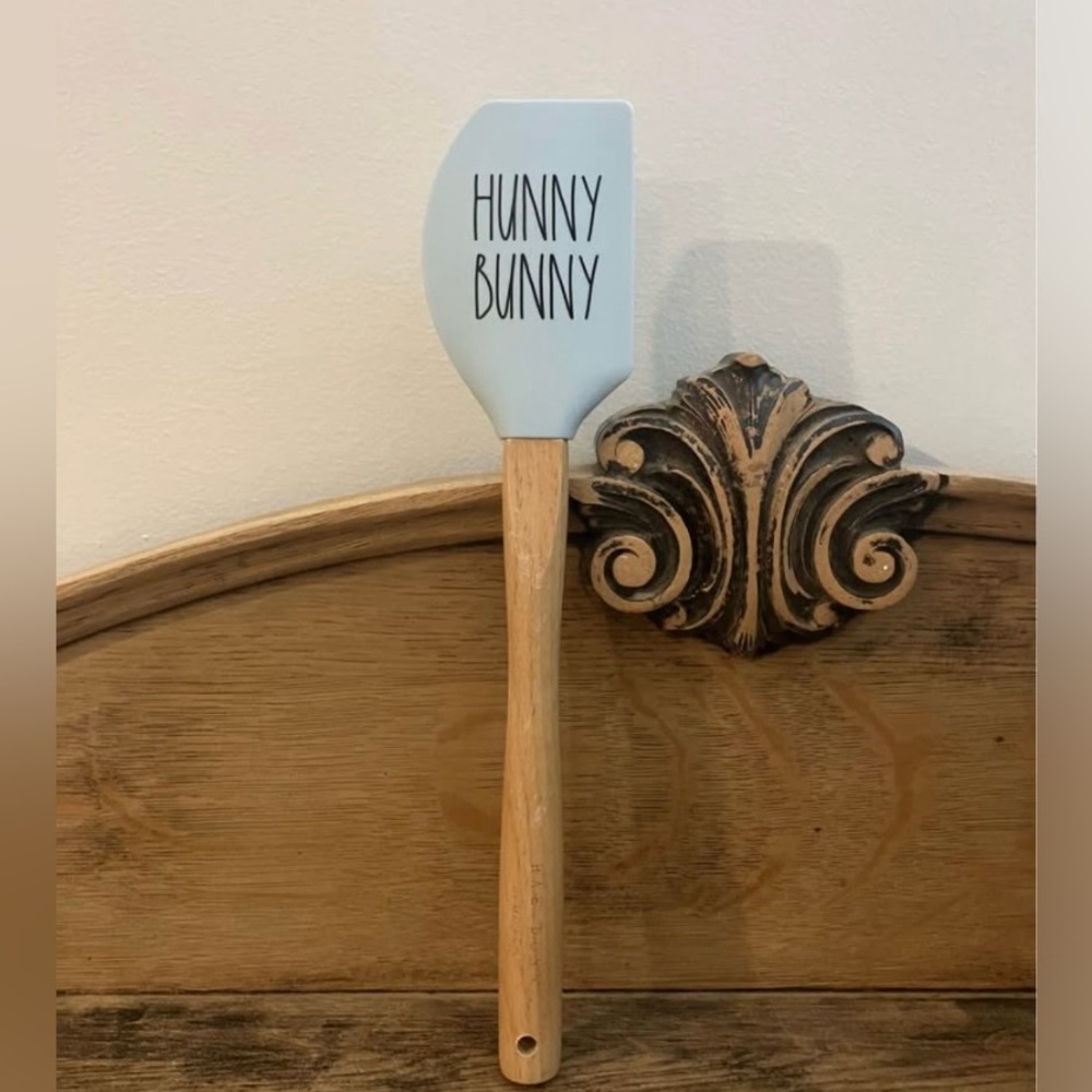 Rae Dunn Hunny Bunny
Spatula